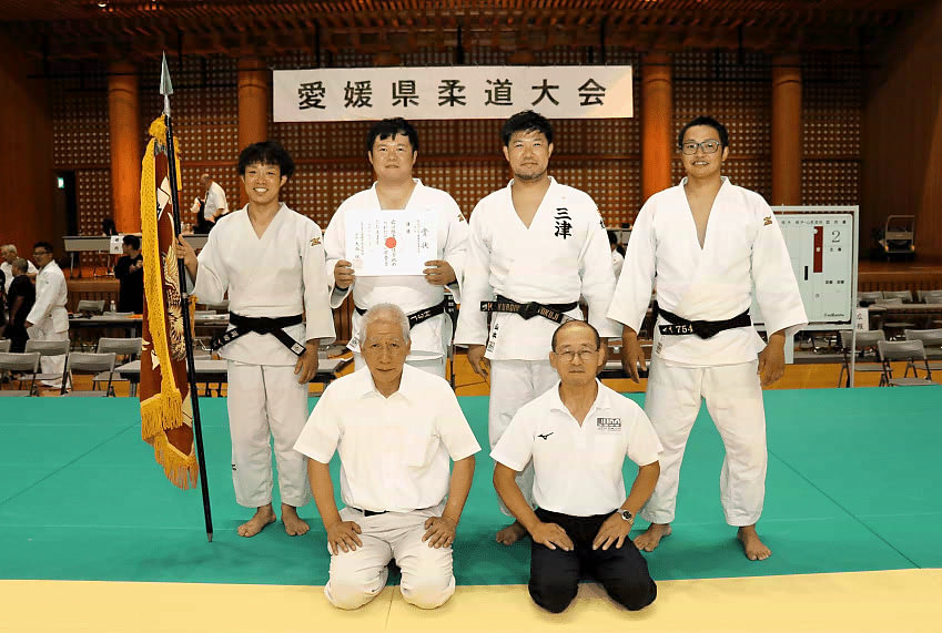 第２部優勝　薫柔会